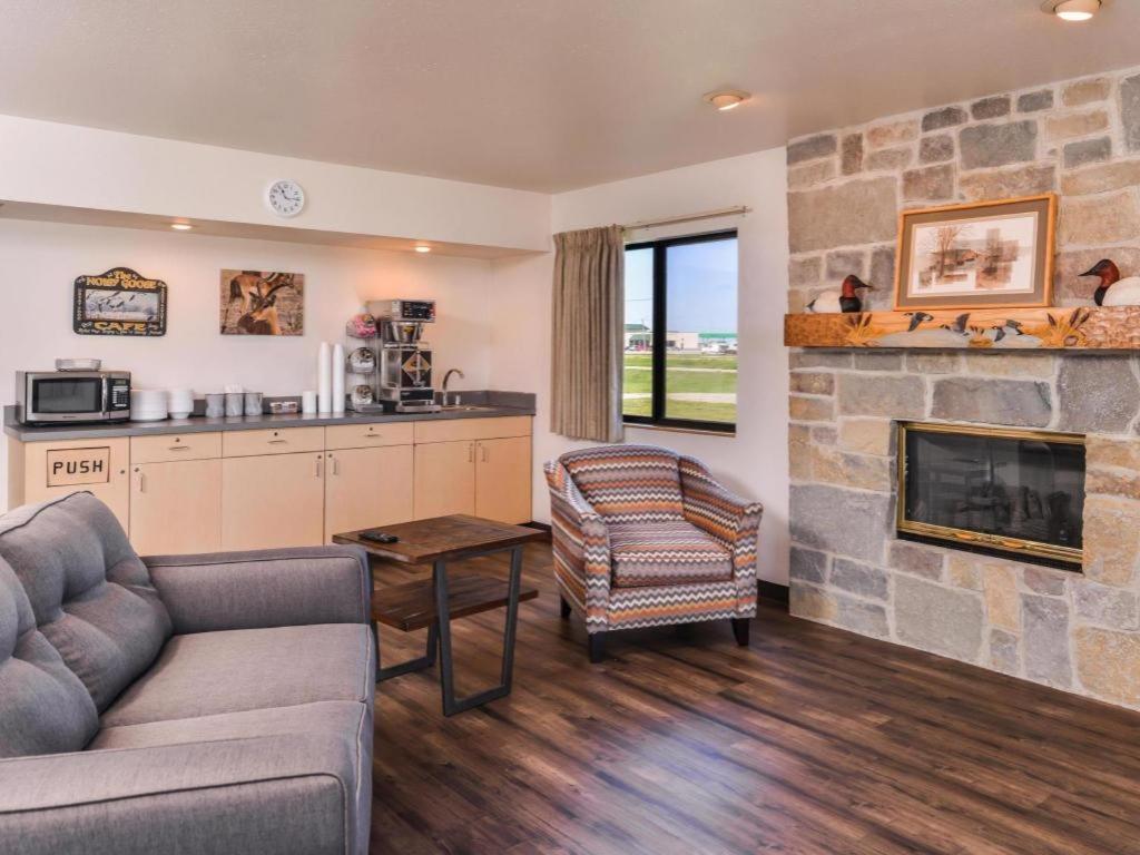 Americas Best Value Inn Missouri Valley Exterior photo