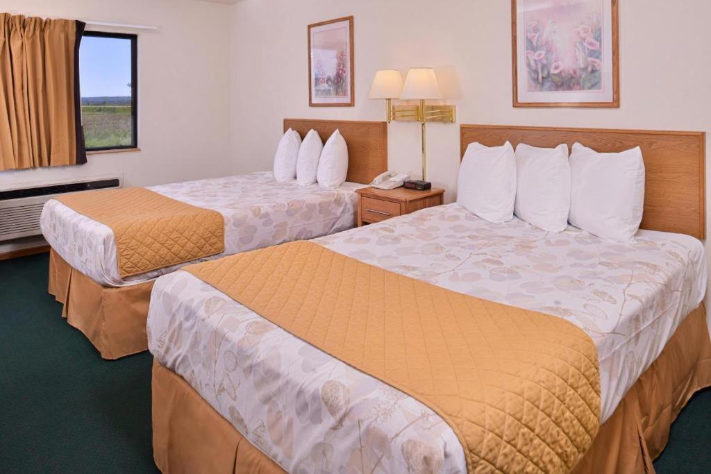 Americas Best Value Inn Missouri Valley Exterior photo