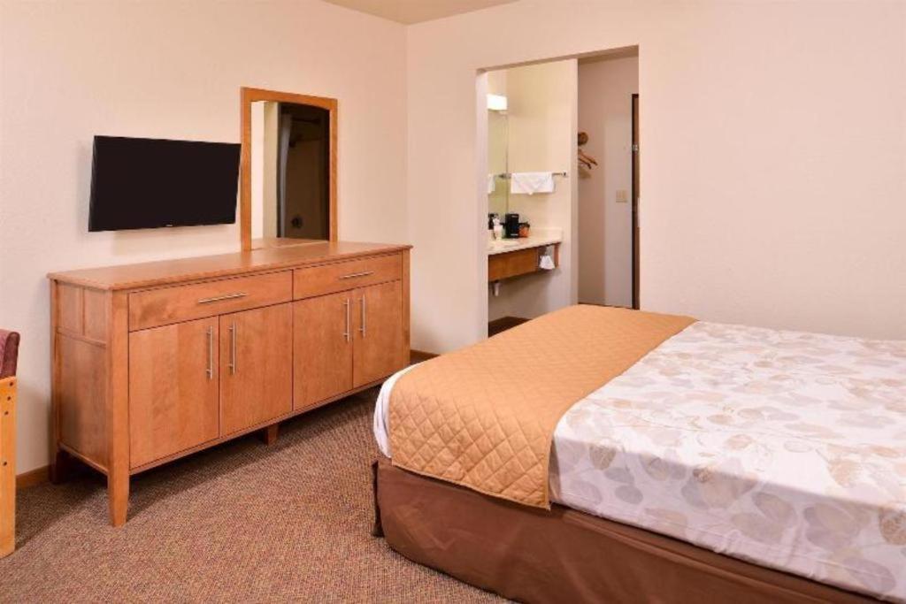 Americas Best Value Inn Missouri Valley Exterior photo