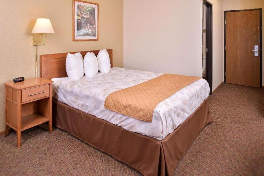 Americas Best Value Inn Missouri Valley Exterior photo