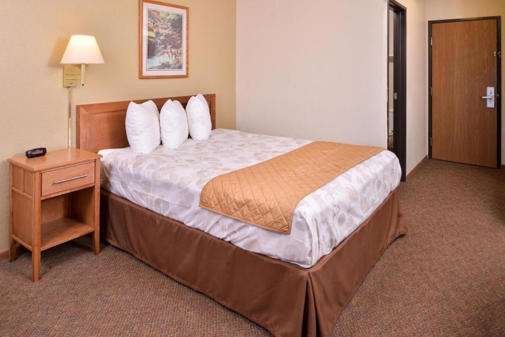 Americas Best Value Inn Missouri Valley Exterior photo